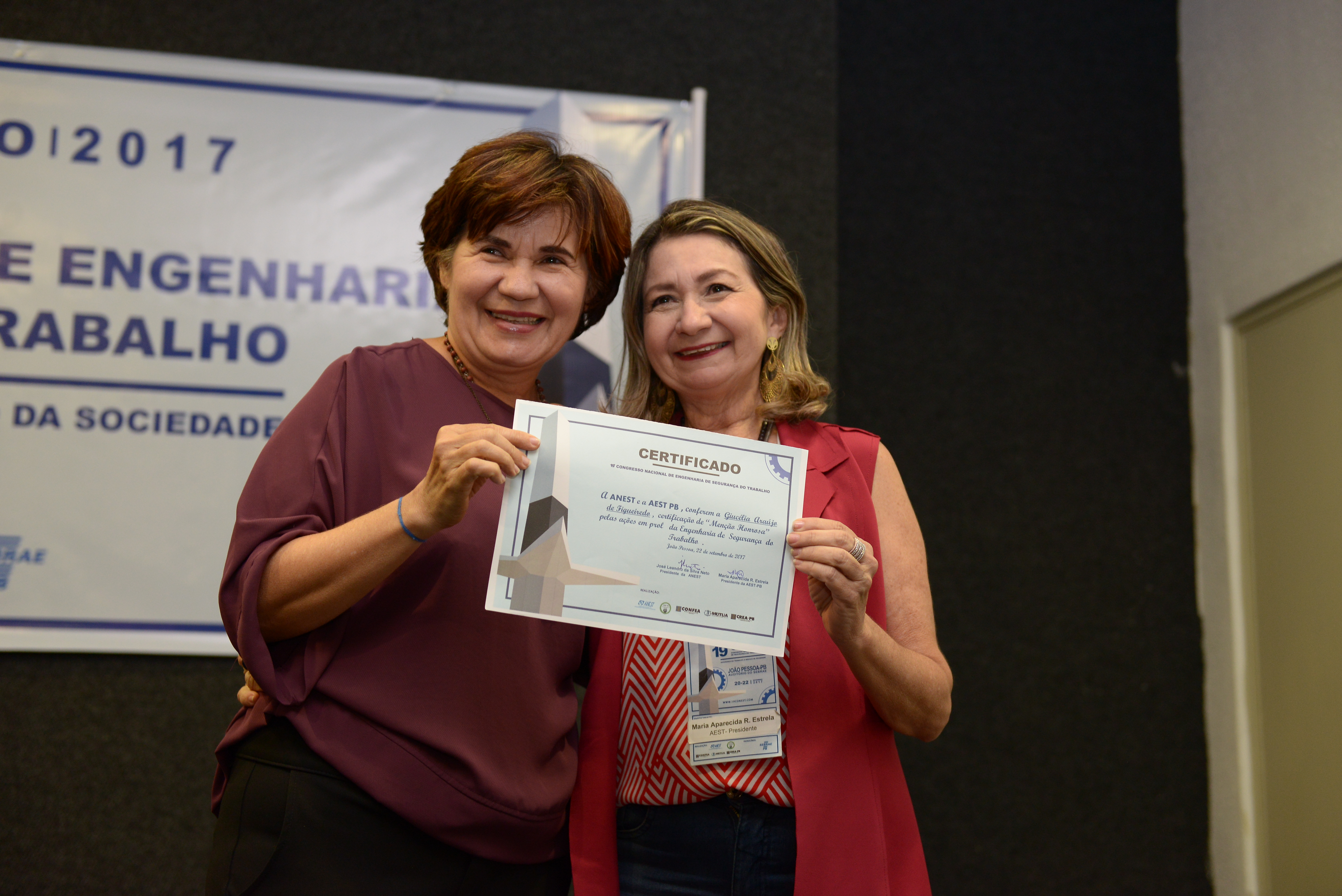 Presidente do Crea-PB recebe homenagem durante 19º CONEST
