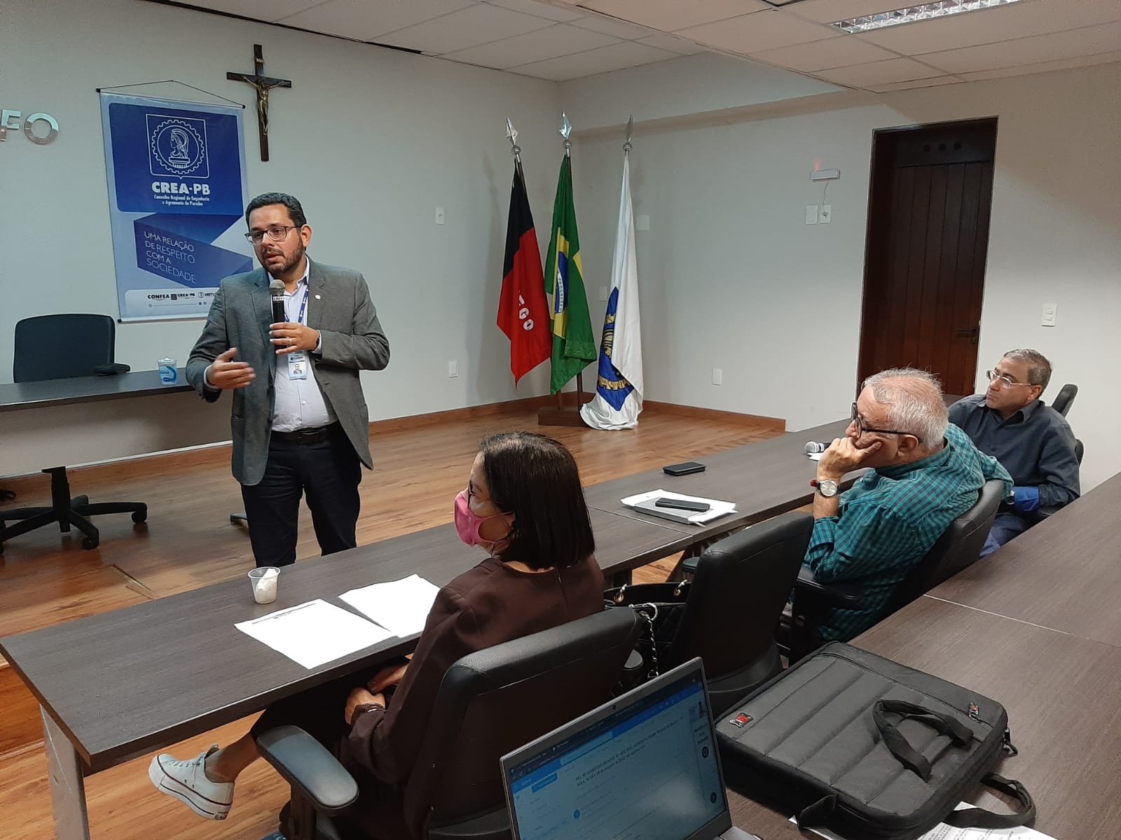Presidente da Cagepa visita Crea-PB e palestra sobre saneamento básico na Paraíba