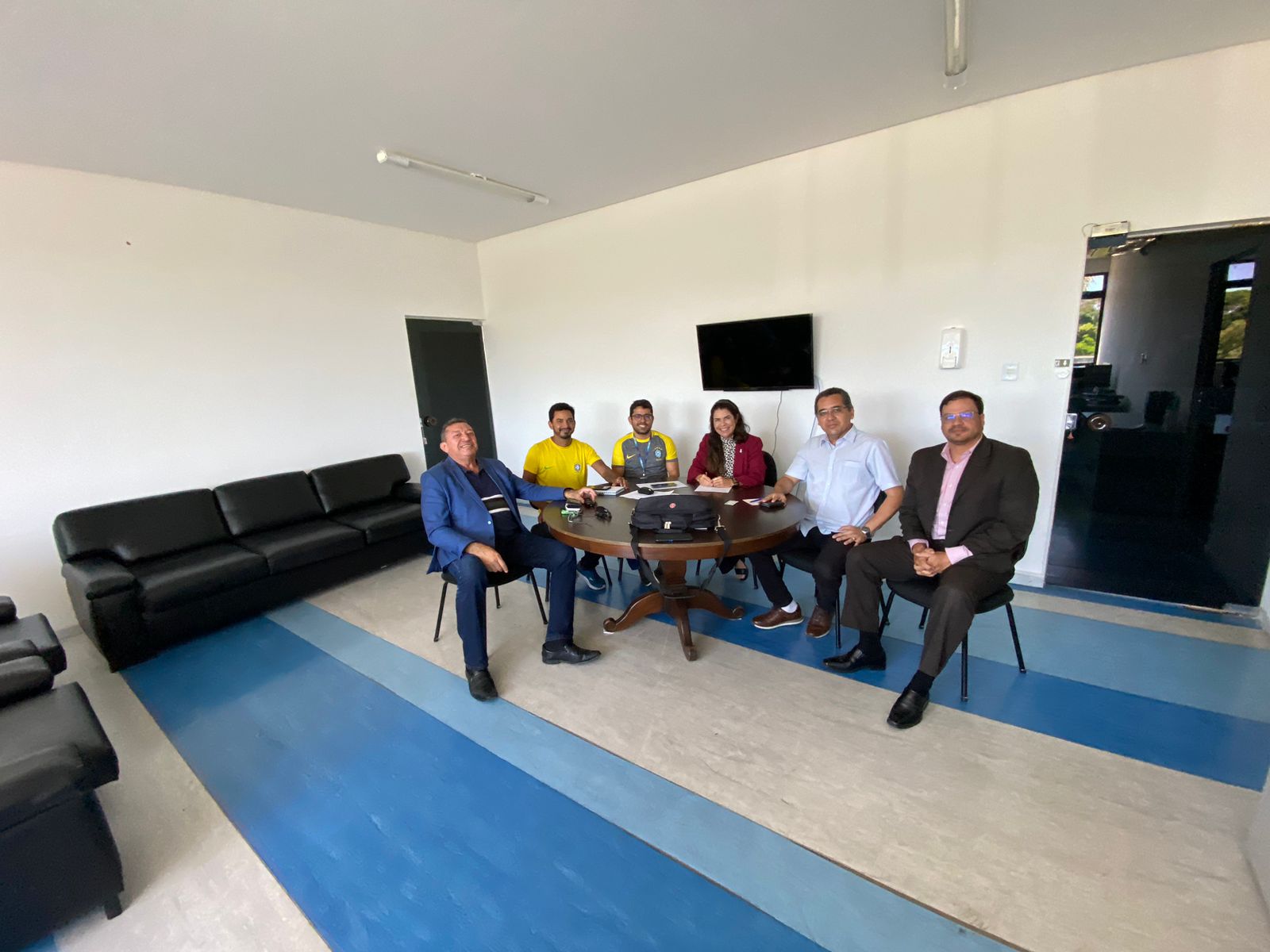 Crea-PB e Senge-PB discutem salário mínimo profissional com representantes da UFPB