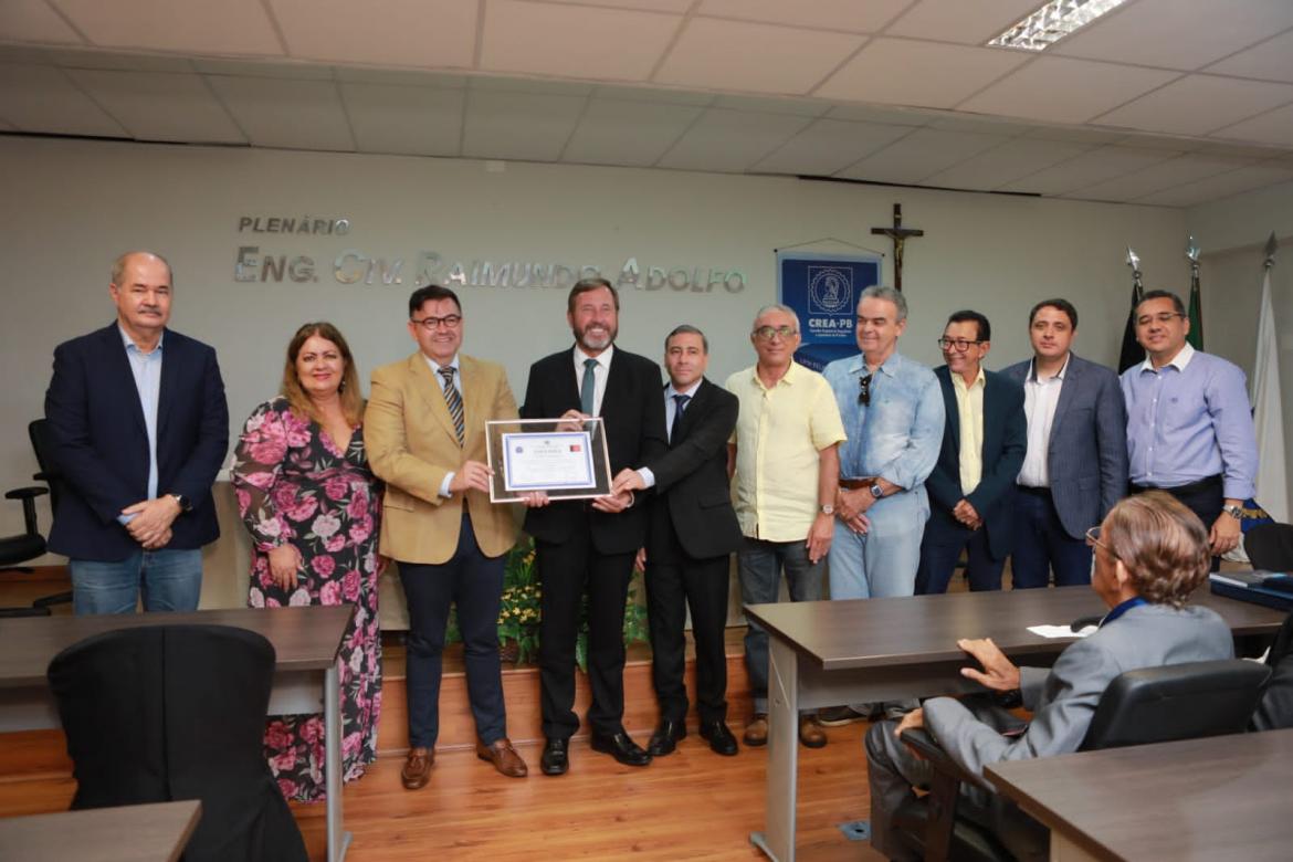 Presidente do Confea Joel Krüger recebe título de cidadão paraibano