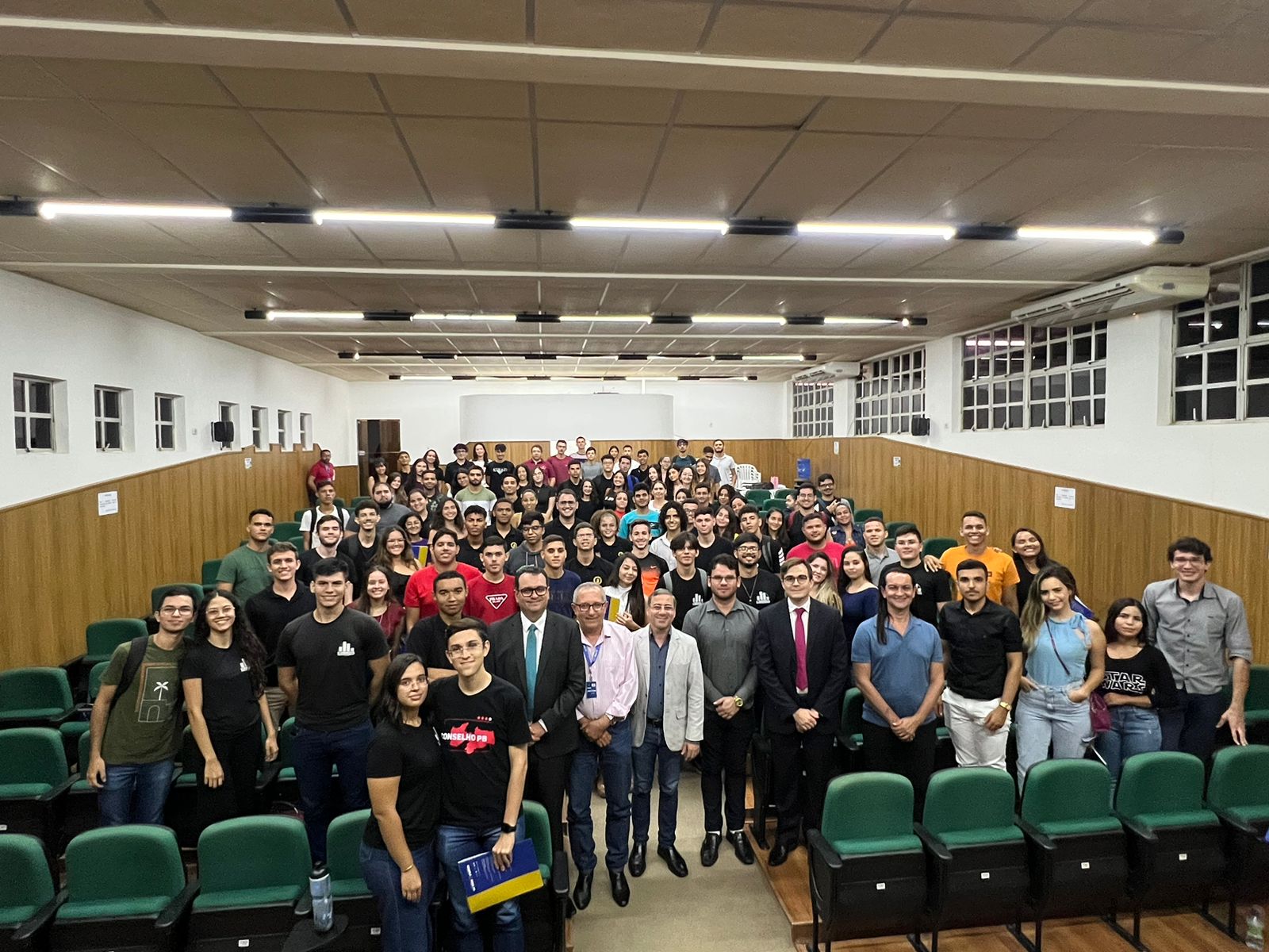 <strong>250 profissionais e estudantes das áreas de engenharia são beneficiados com curso gratuito oferecido pelo Crea da Paraíba</strong>