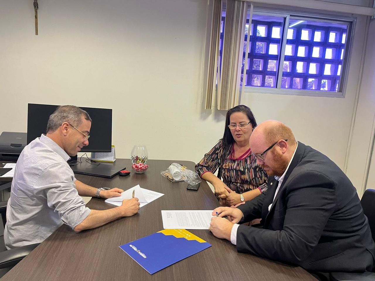 Crea PB assina convênio de descontos com a faculdade Estácio de Sá