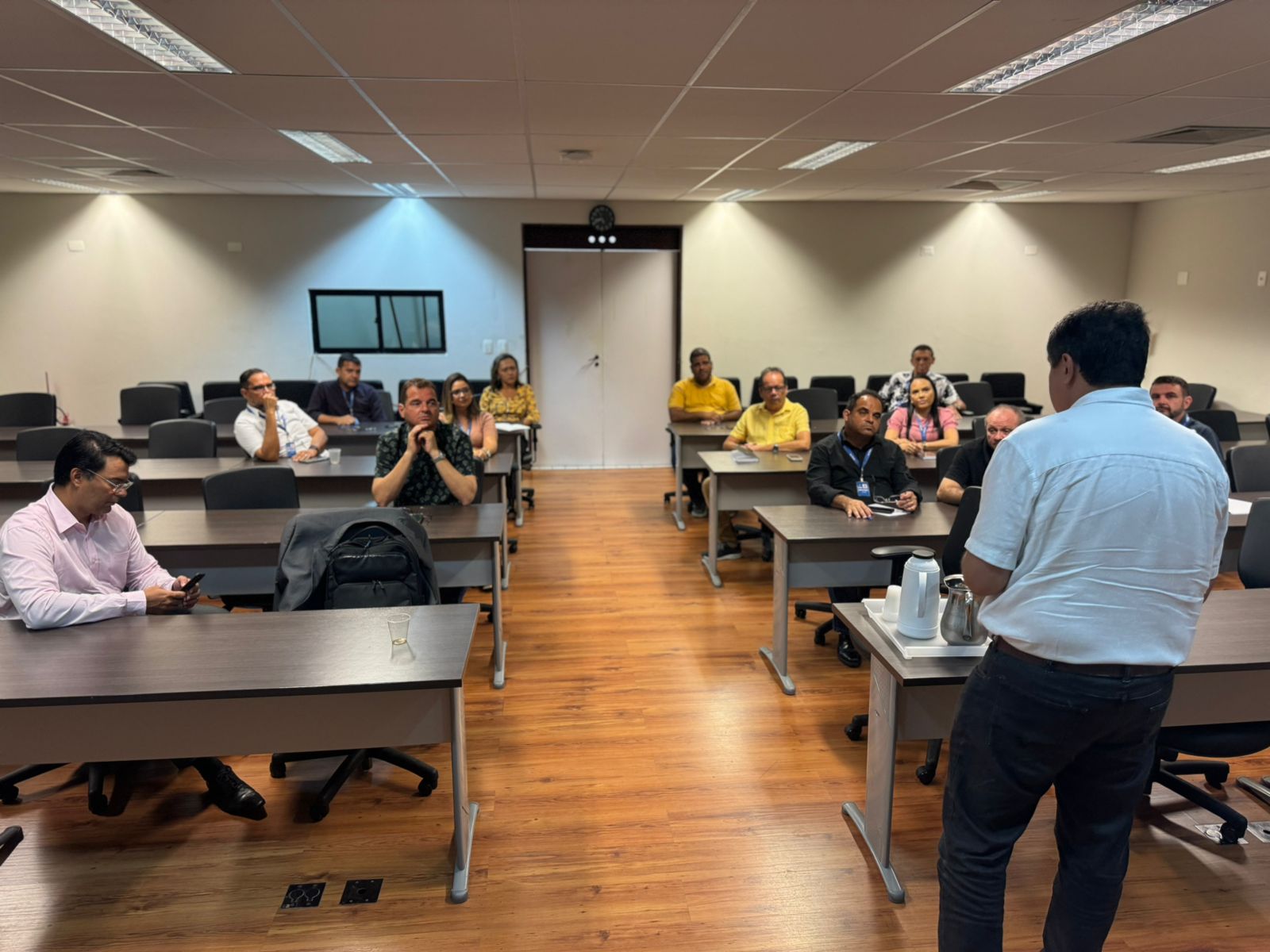 Presidente do Crea-PB realiza reunião com gerentes e assessores