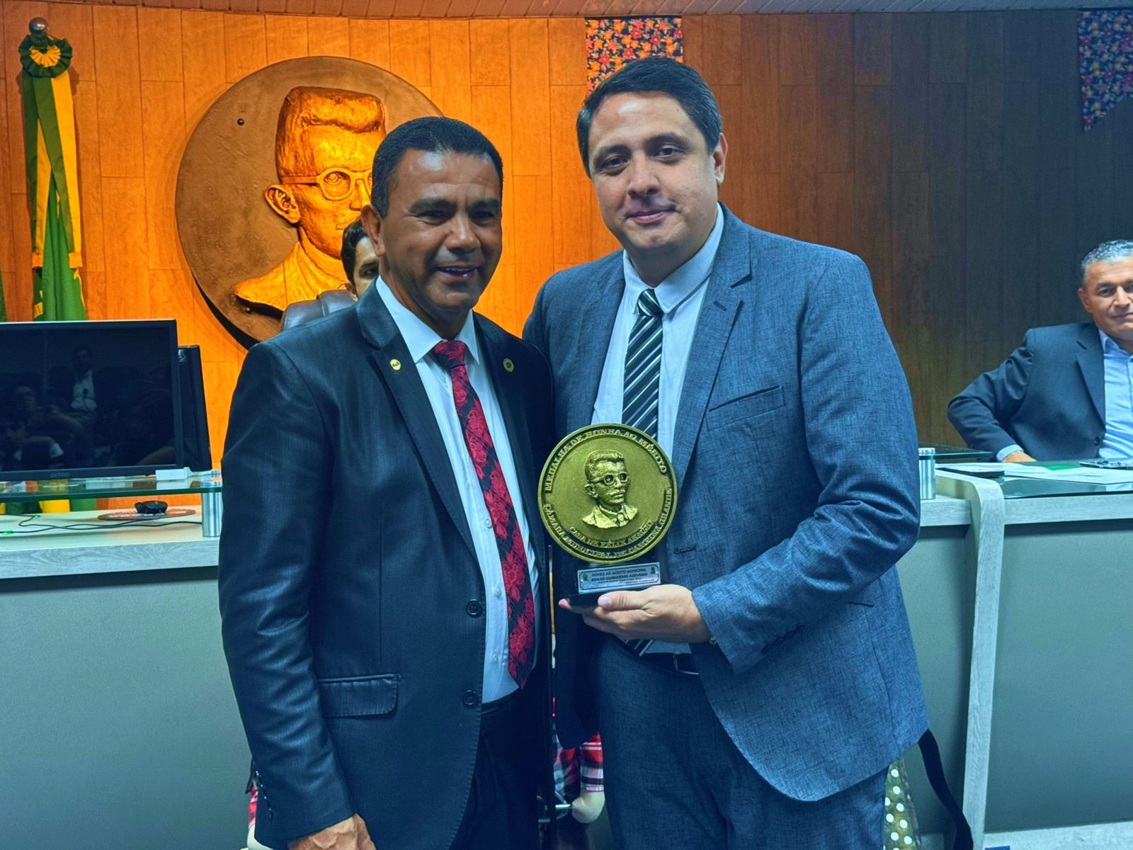 Presidente do Crea-PB é homenageado pela Câmara Municipal de Campina Grande